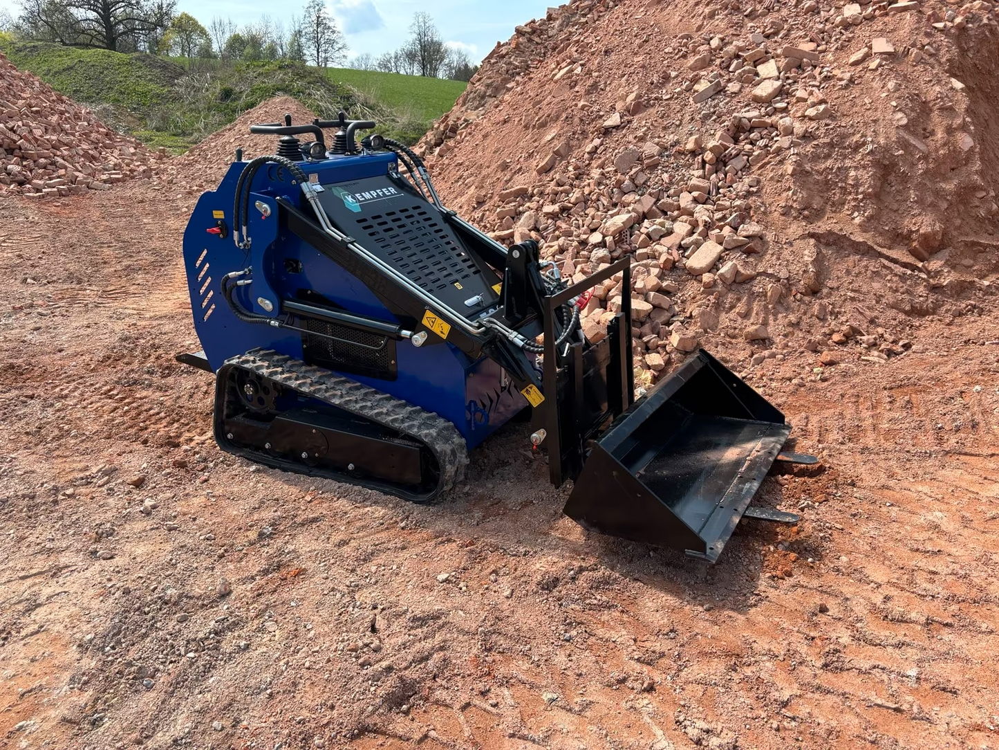 Kempfer KL-700 Kompaktlader Skid-Steer Multilader Raupenfahrwerk